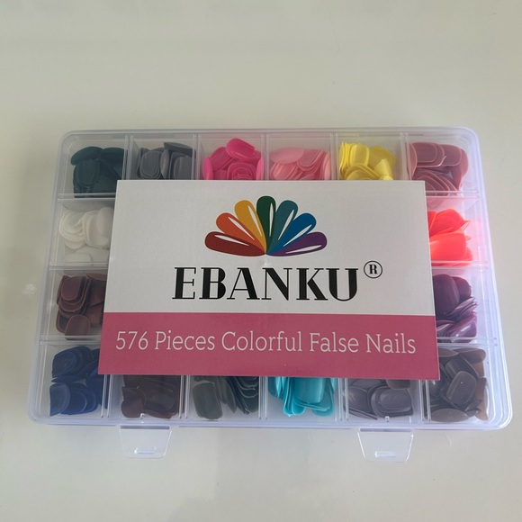 Press on nail set - Picture 1 of 3